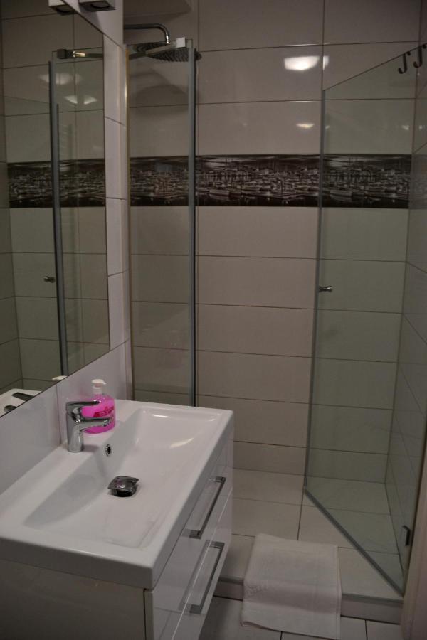 Apartamenty Centrum Nad Motlawa Z Widokiem Na Patio Z Balkonem Gdańsk Buitenkant foto